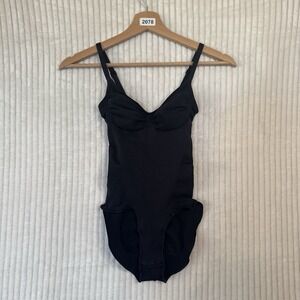 SKIMS Seamless Sculpt Brief Bodysuit Onyx Black Size Small Stretchy NWOT $72